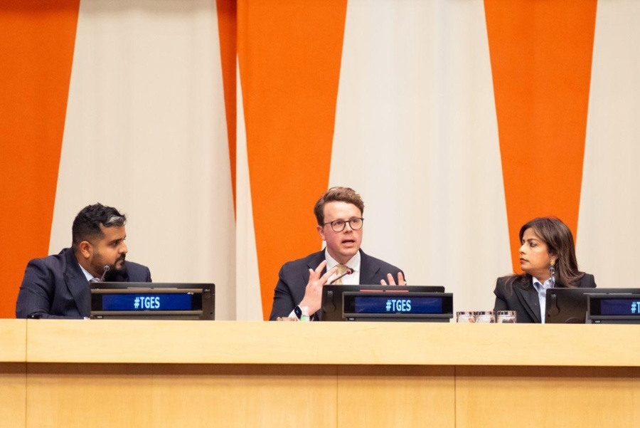 Stuart Smith speaking on the panel at the United Nations